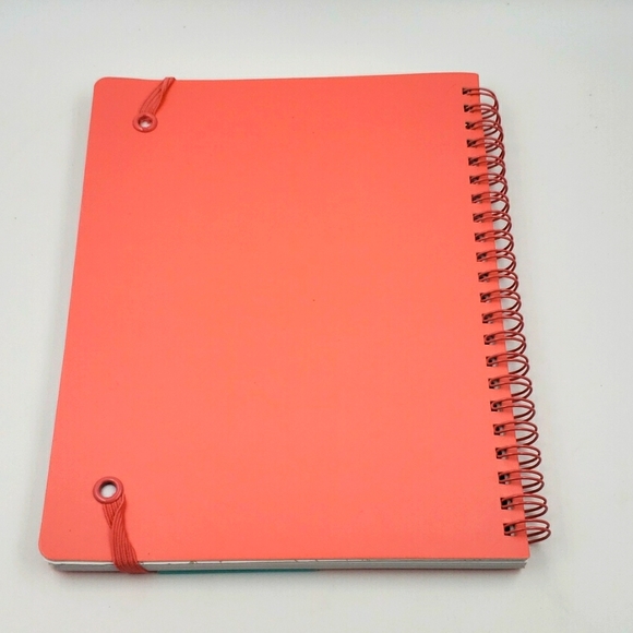 ⭐ 3 for $15 ⭐ Planner 80 Sheets - UNDATED PLANNER. - Picture 2 of 6